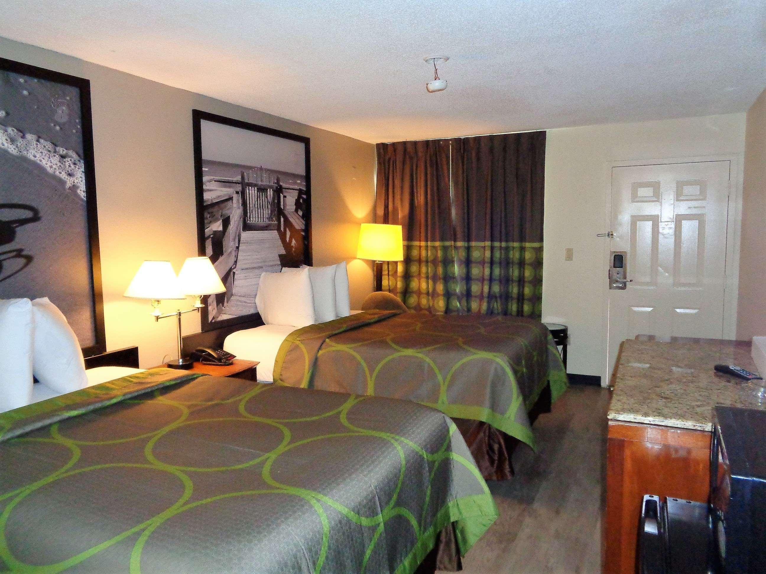Super 8 By Wyndham Gulfport Biloxi Airport Motel Eksteriør billede