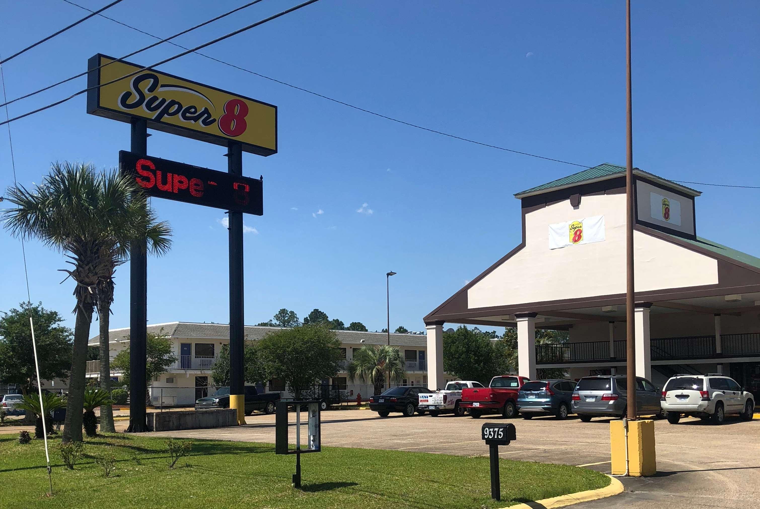 Super 8 By Wyndham Gulfport Biloxi Airport Motel Eksteriør billede