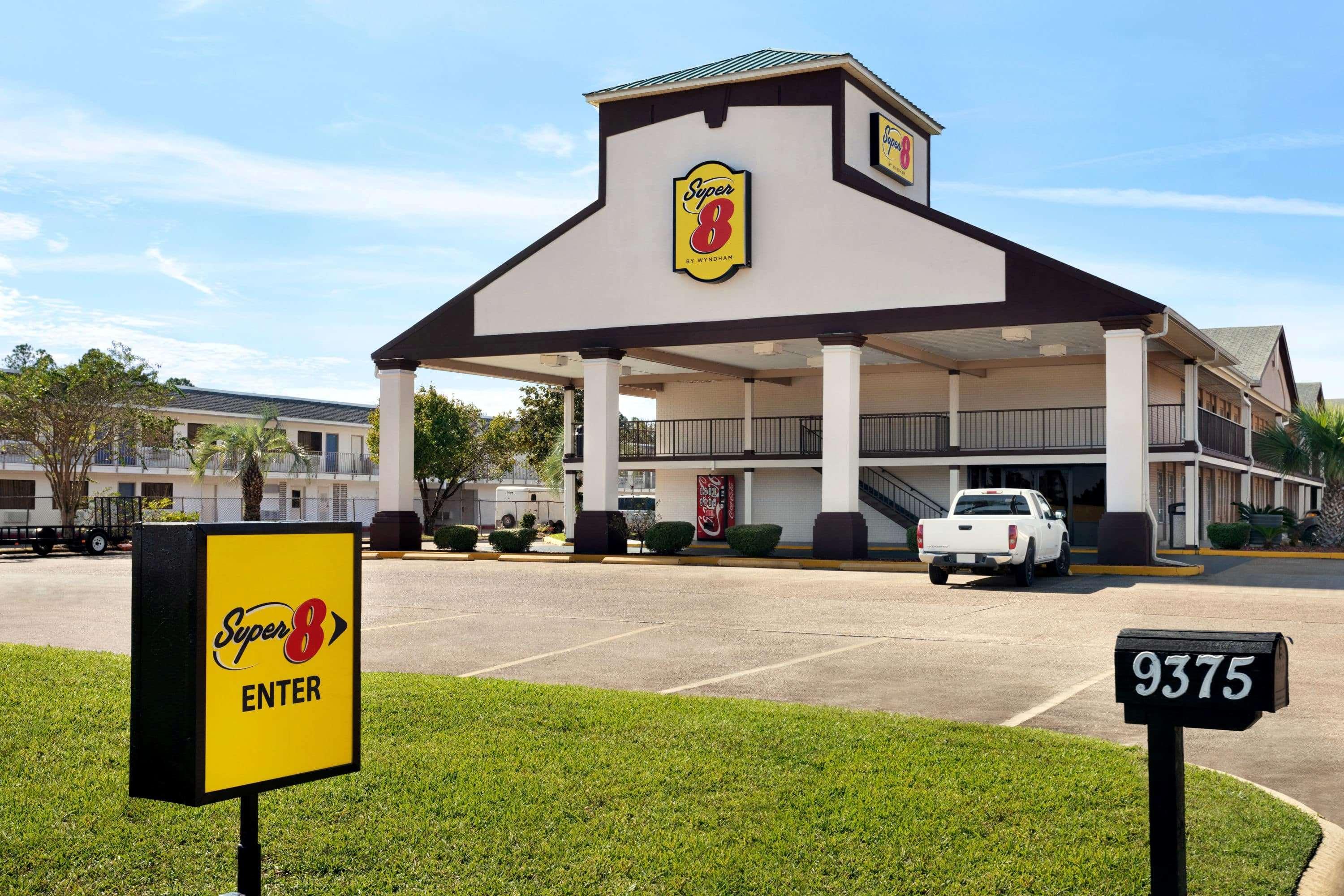 Super 8 By Wyndham Gulfport Biloxi Airport Motel Eksteriør billede