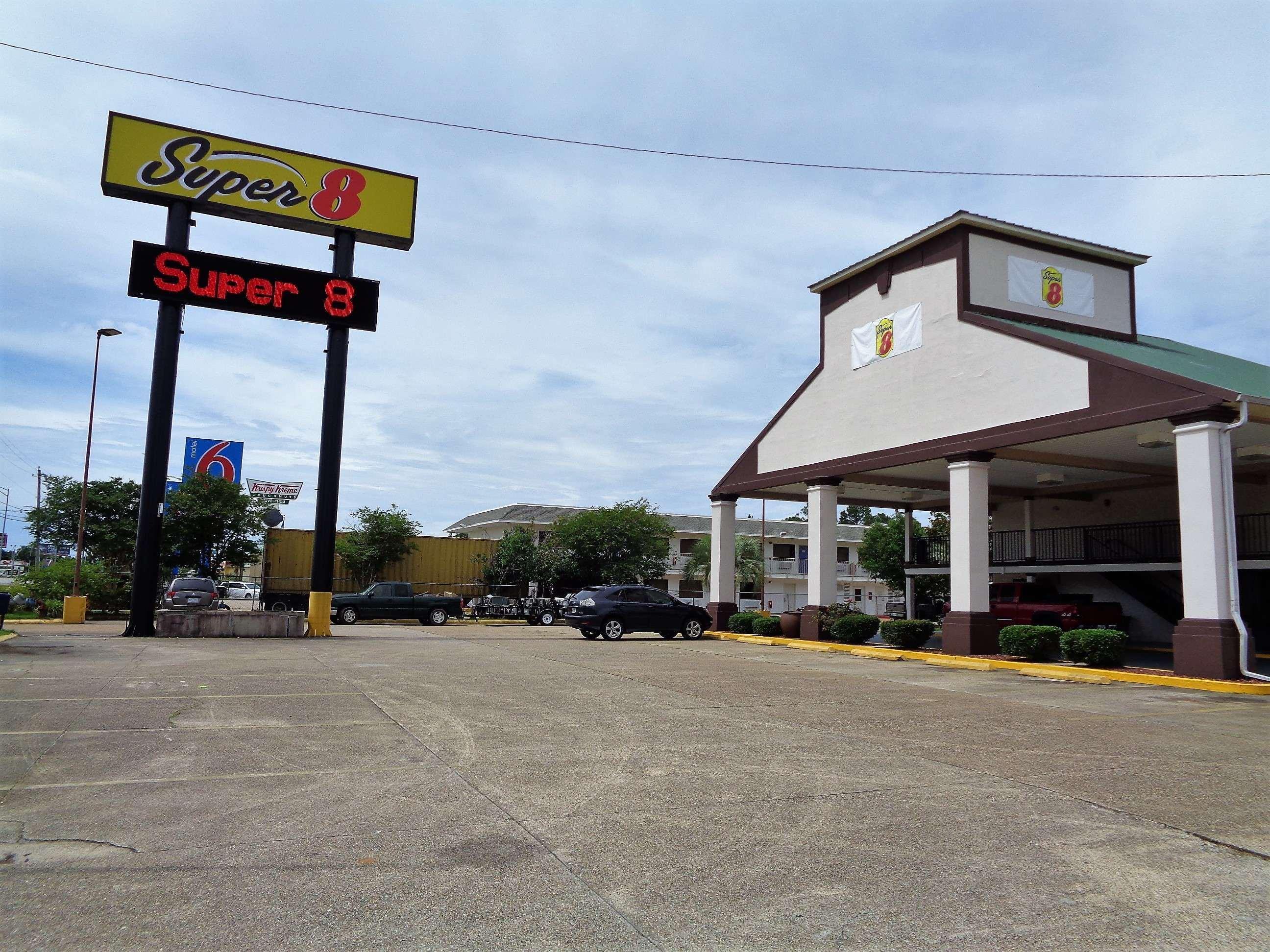 Super 8 By Wyndham Gulfport Biloxi Airport Motel Eksteriør billede