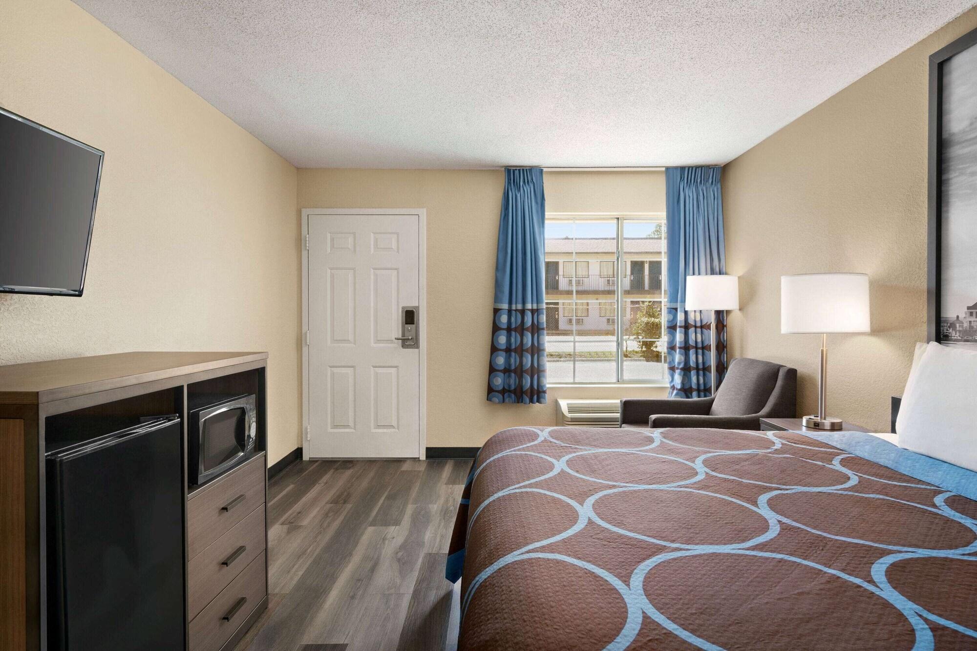 Super 8 By Wyndham Gulfport Biloxi Airport Motel Eksteriør billede